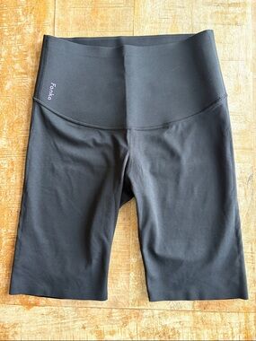 Fanka Body Sculpt Side Pocket 9" Biker Shorts size Small